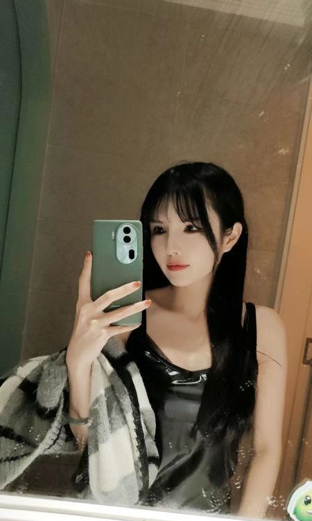 马群初恋女友感妹子