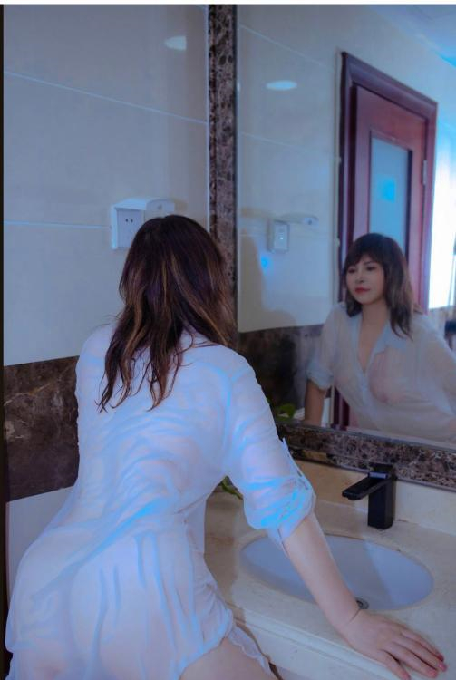 服务系大胸少妇