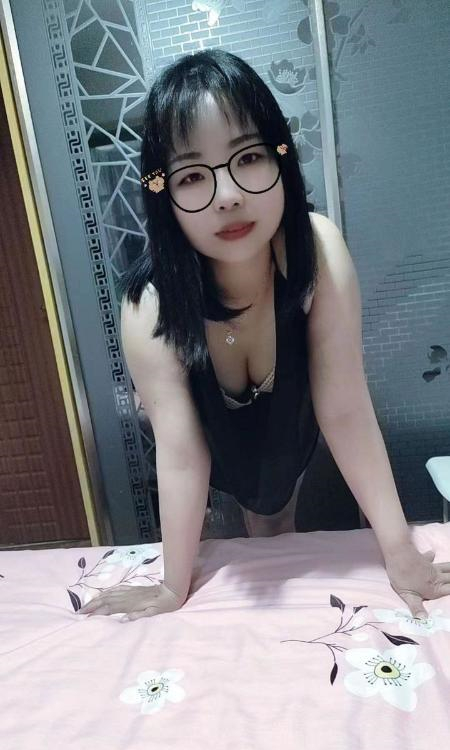 胸大屁股大姐姐