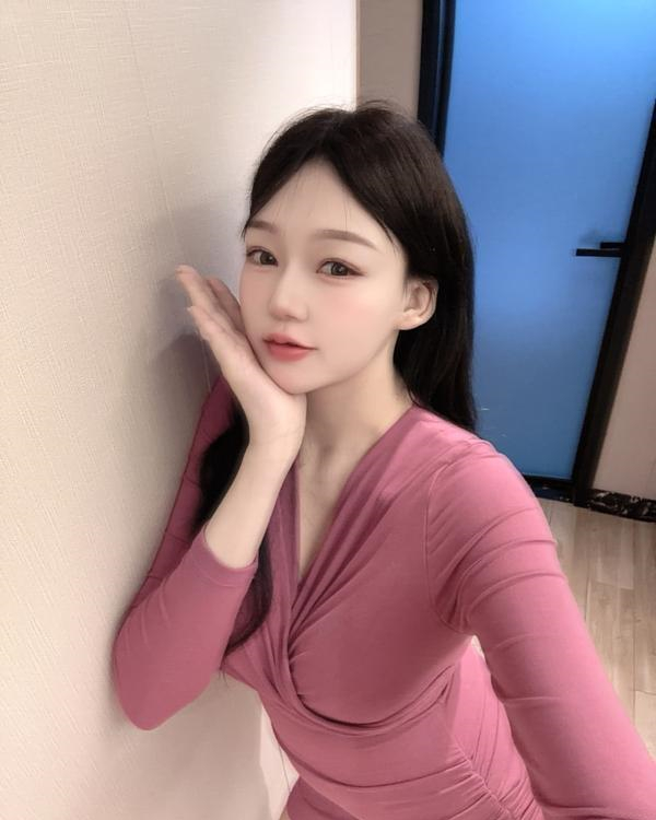 普陀白虎妹妹柚柚